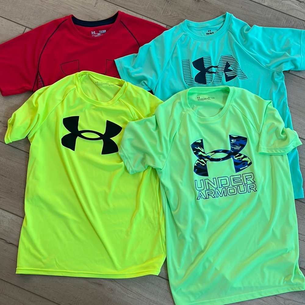 4 Under Armour dri fit shirts size Youth Large